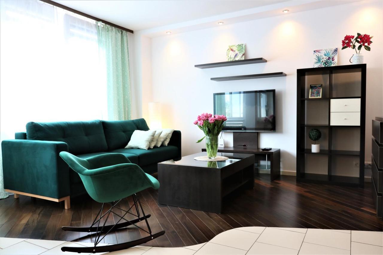 Stylish And Spacious By Cooee Apartments Warsaw Exterior photo